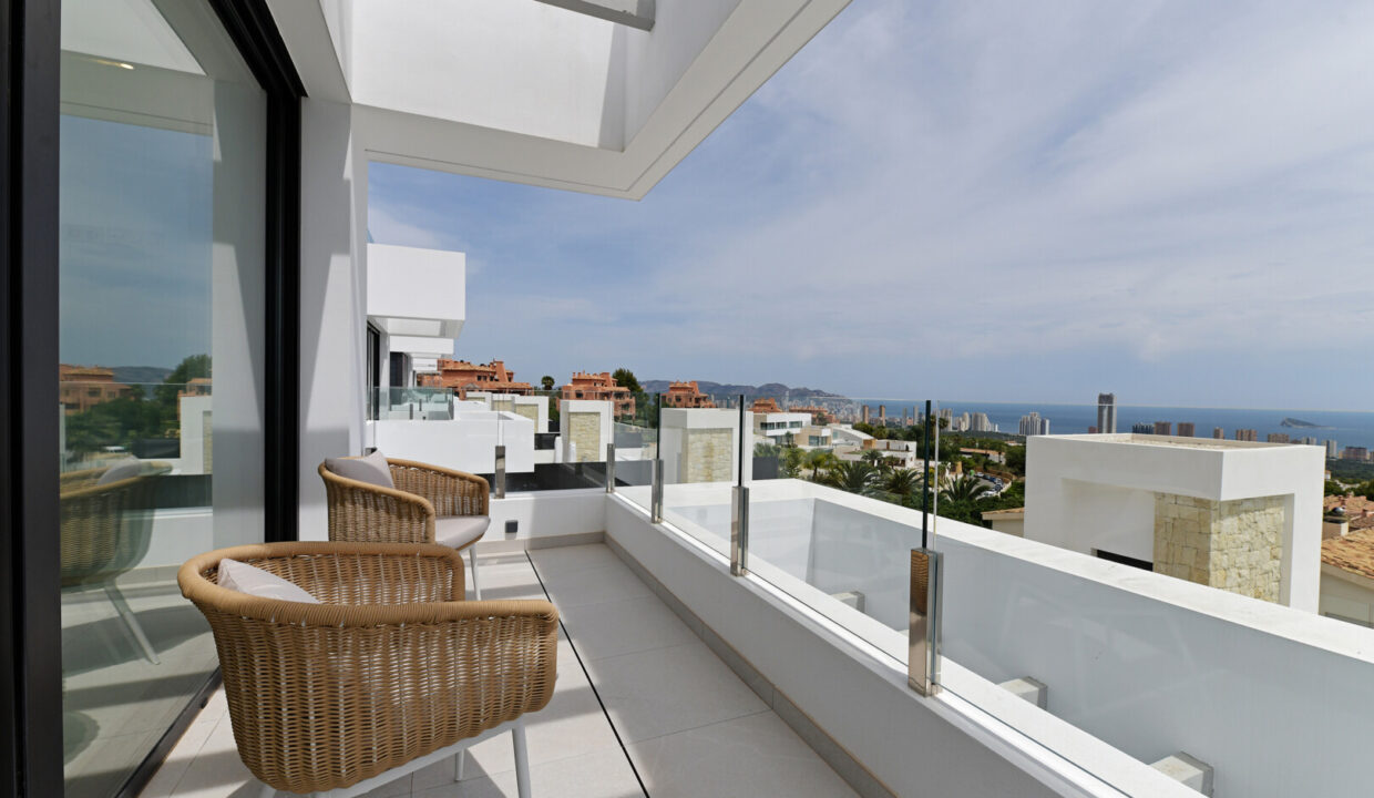 main bedroom_balcony